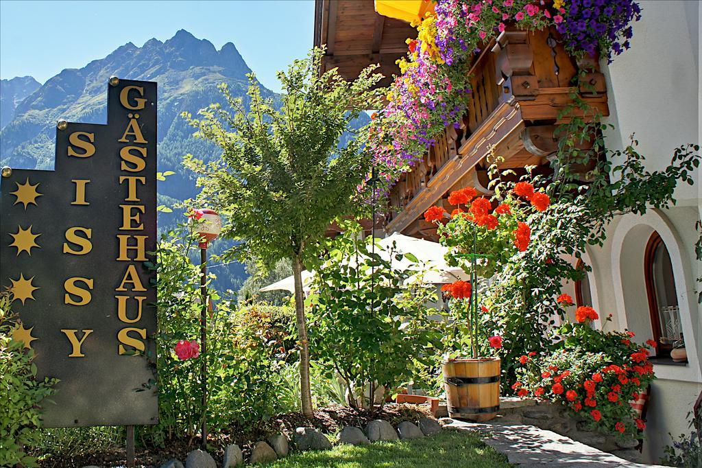 Gaestehaus Sissy Langenfeld Exterior photo